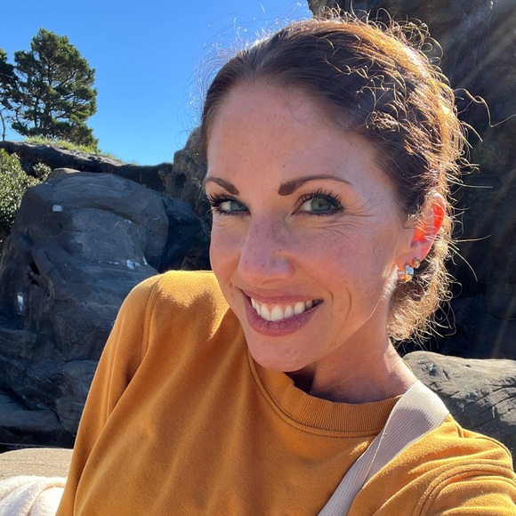 Meet your Posher, Allison - Picture 1 of 1